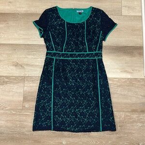 Cynthia Rowley Dress Navy Lace Green lining w/green piping Sz 10 FITS LIKE SZ 6